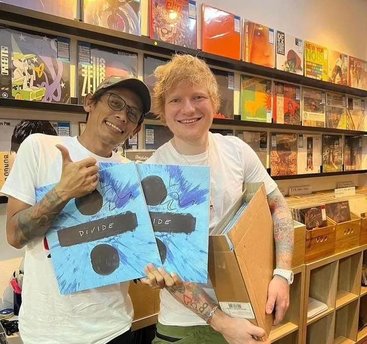 Ed Sheeran Bagikan Vinyl Devide