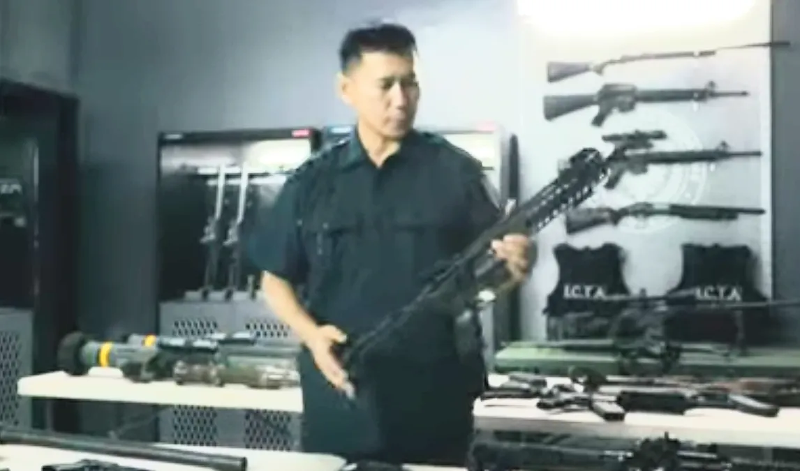 Kehadiran M2 Browning kaliber 12,7 menjadikan 13 Bom di Jakarta menjadi film pertama di Indonesia yang menghadirkan senapan mesin.