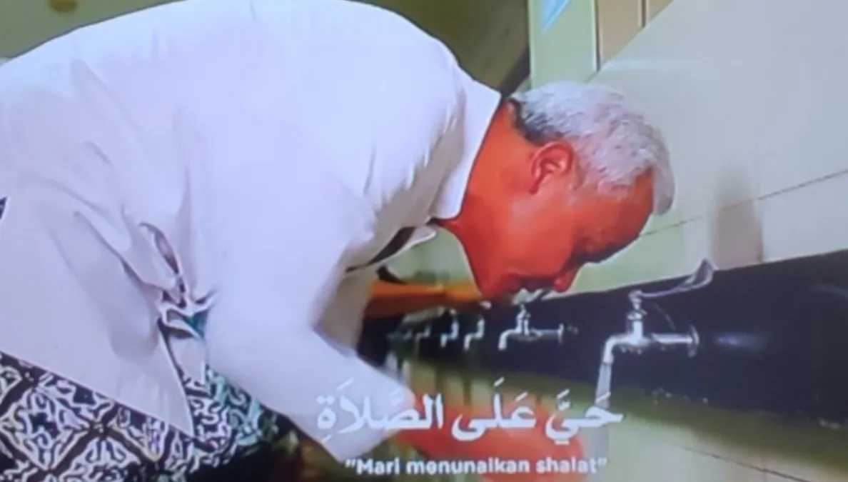 Ganjar Pranowo Muncul di Tayangan Adzan Maghrib di Stasiun TV Hary Tanoe, Warganet: Lupa Gulung Lengan Baju ( Twitter @MuhiqR)