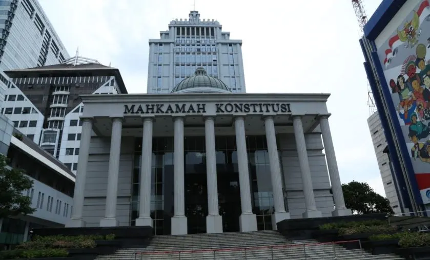 Mahkamah Konstitusi (MK) ketok palu untuk menolak permohonan PSI soal batas usia capres dan cawapres minimal 35 tahun.