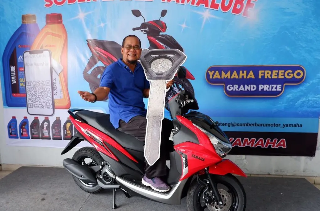 Pengguna motor Yamaha dan pelumas Yamalube mendapatkan hadiah Yamaha Freego dari program ''Sobek Label Yamalube''.