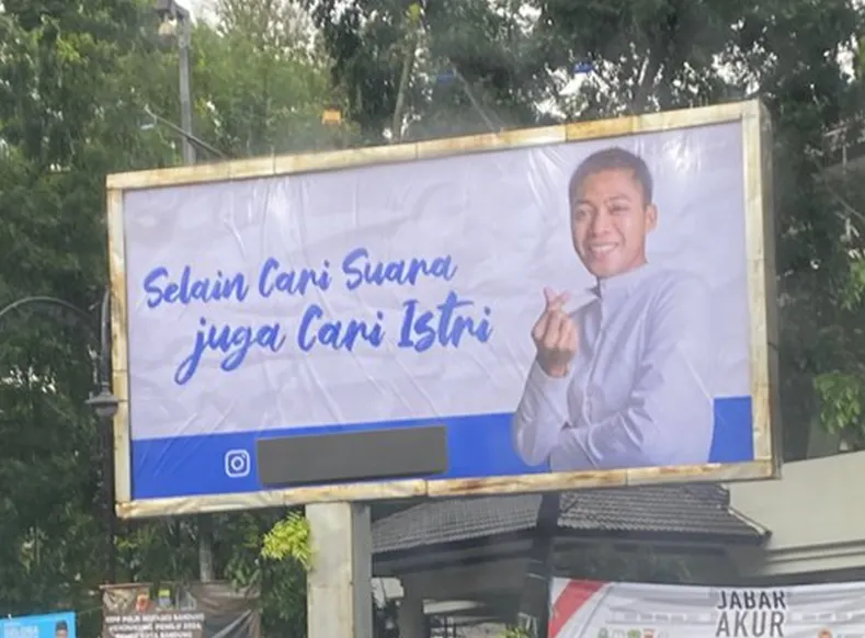 Baliho Rasyid Rajasa yang menyita perhatian