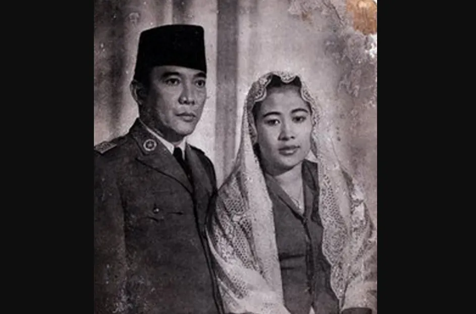 Dalam memperingati Hari Kemerdekaan Indonesia pada 17 Agustus, tentu akan mengingat seluruh pahlawan dan para tokoh yang sudah berjasa terhadap negara Indonesia, salah satunya Fatmawati Soekarno.
