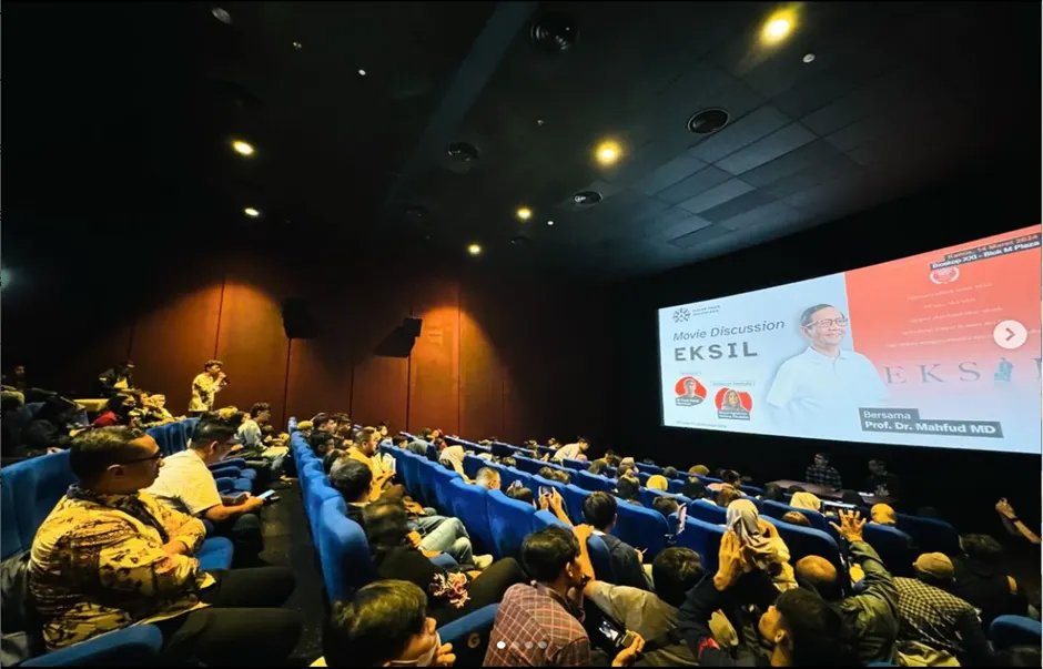 Keseruan Mahfud MD Ngabuburit Nobar dan Diskusi Film Eksil: Sangat Bagus dan&hellip;