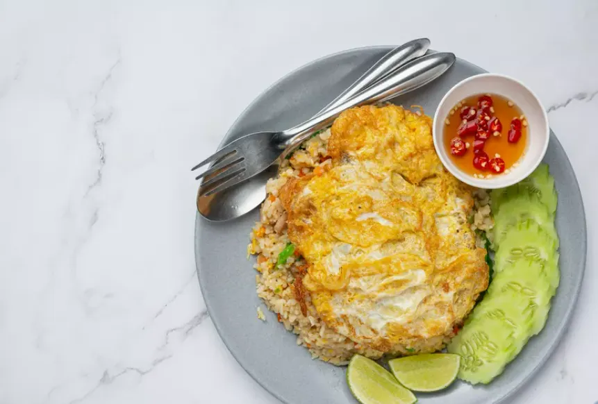 Ilustrasi Menu Sahur ala Anak Kos