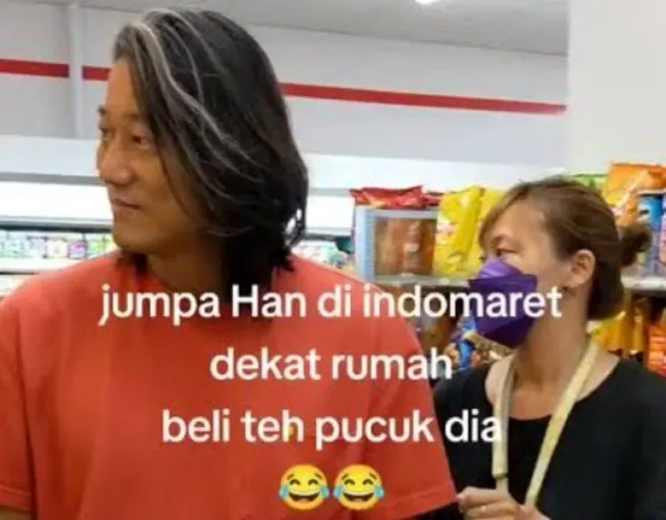 Aktor Fast and Farious, Sung Kang terciduk sedang belanja di salah satu minimarket yang diduga Indonesia.