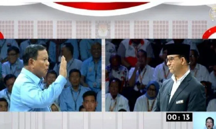 Anies memberikan tanggapannya kepada jawaban Prabowo soal penyelesaian konflik di Papua yang syarat akan pelanggaran HAM.