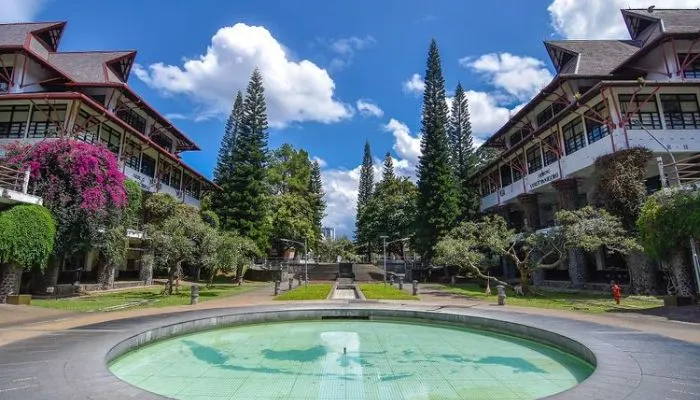 Institut Teknologi Bandung (ITB)