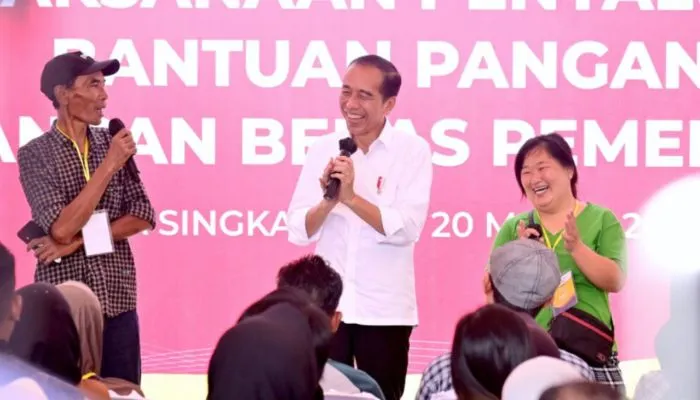 Benarkah Presiden Jokowi akan hentikan bansos beras usai Pilpres 2024?