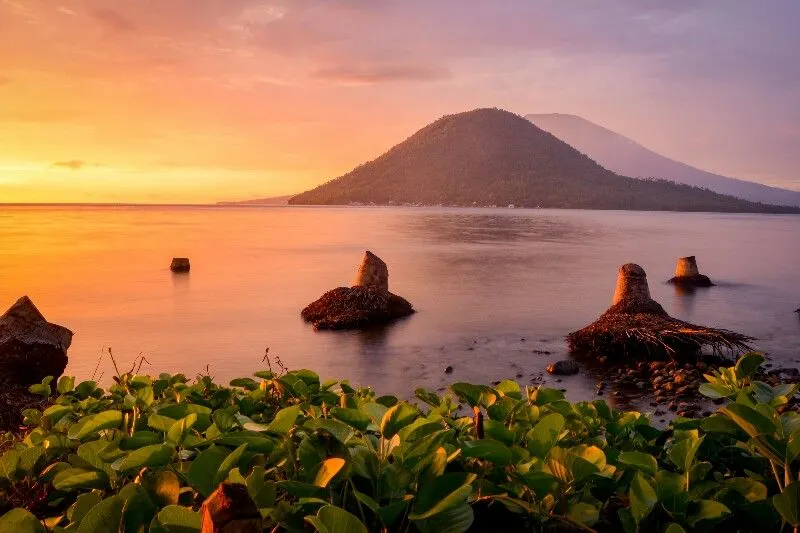 Maluku Utara | Maluku Utara, sebuah provinsi di Indonesia yang terdiri dari beberapa kabupaten dan kota, telah terbukti menawarkan kebahagiaan yang sejati.