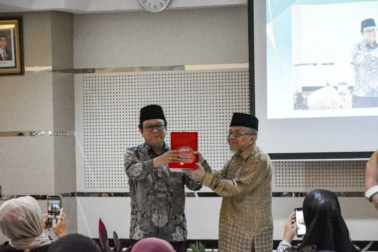 Puncak acara dari Closing &amp; Awarding Program Lomba Baca Sirah Nabi Semua Membacanya 2023 bertepatan dengan syukuran Majalah Mata Air.