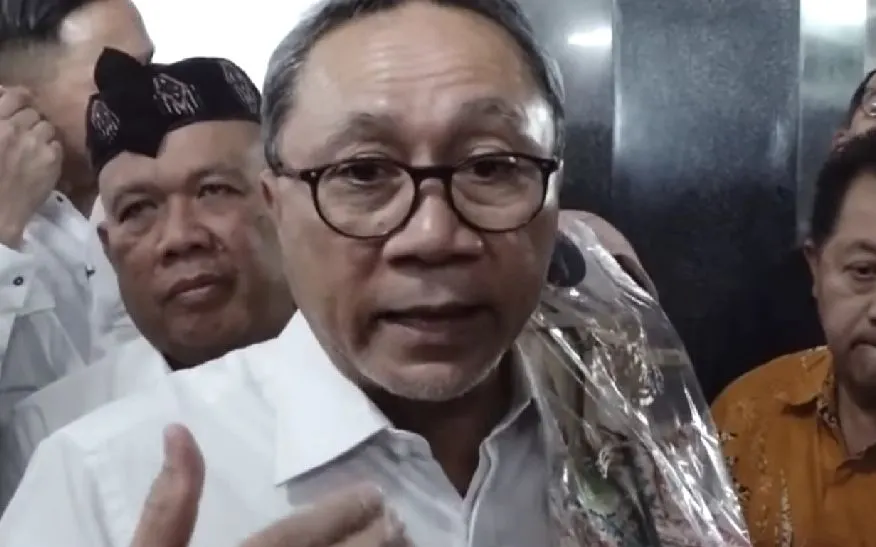 Menteri Perdagangan Zulkifli Hasan angkat bicara mengenai keputusan pemerintah melarang TikTok Shop.