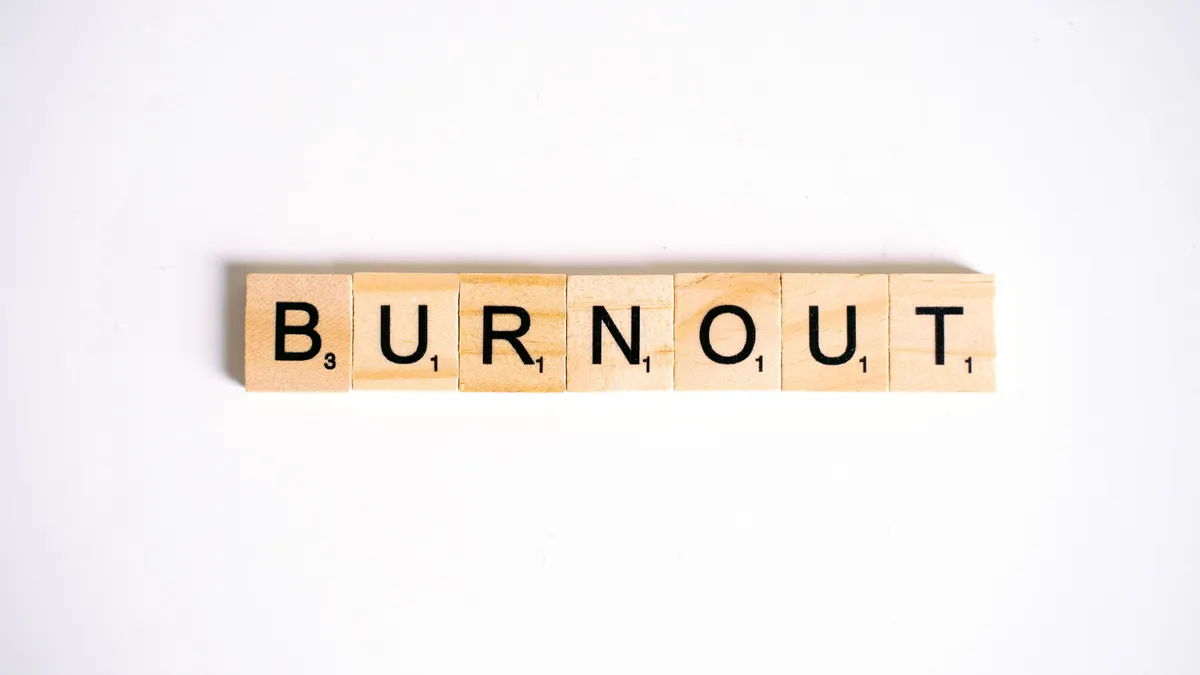 Ilustasi mengalami fase burnout.