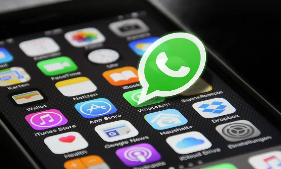 Ada empat aplikasi canggih dan unik yang dapat digunakan di Smartphone androidmu, di antaranya sebagaiman berikut.