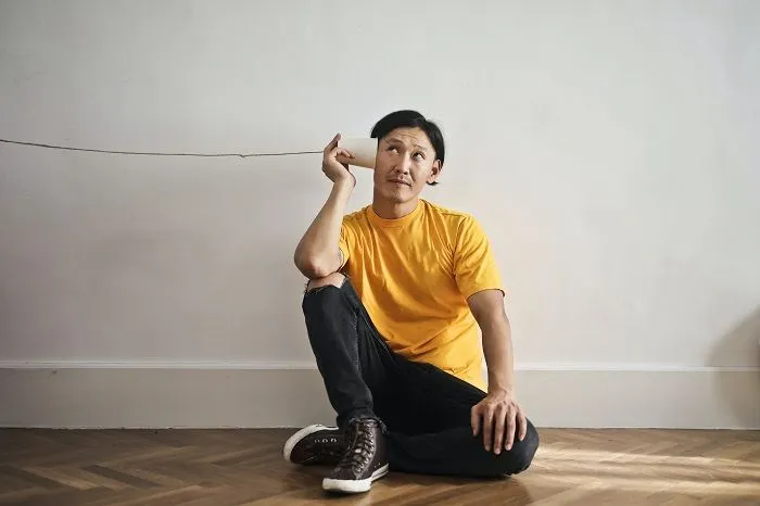 Terkadang, tanda-tanda orang dengan IQ tinggi tersembunyi di balik sifat-sifat mereka yang santai dan biasa saja.