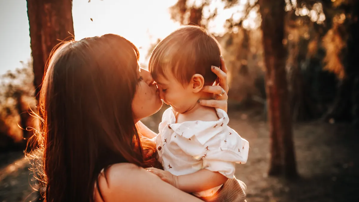 Sering Diabaikan, Inilah 5 Bahaya Mencium Bayi Sembarangan (Pexels)