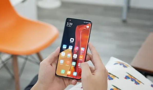  Ilustrasi menghilangkan iklan di HP Android.