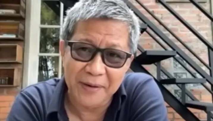 Pengamat politik Rocky Gerung melontarkan kritik terhadap format debat capres-cawapres yang digelar oleh Komisi Pemilihan Umum (KPU).