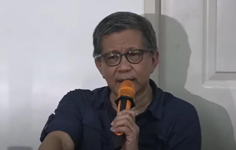 Meski menyampaikan permintaan maaf karena dianggap telah mengkritik tajam Presiden Jokowi, Rocky Gerung tetap bersikukuh bahwa tanggapan tajam yang dilontarkannya bukanlah untuk menyerang pribadi sang presiden.