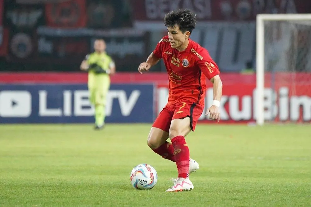 Gelandang milik Persija Jakarta asal Jepang, Ryo Matsumura, meminta The Jakmania mengerti situasi Persija saat ini.