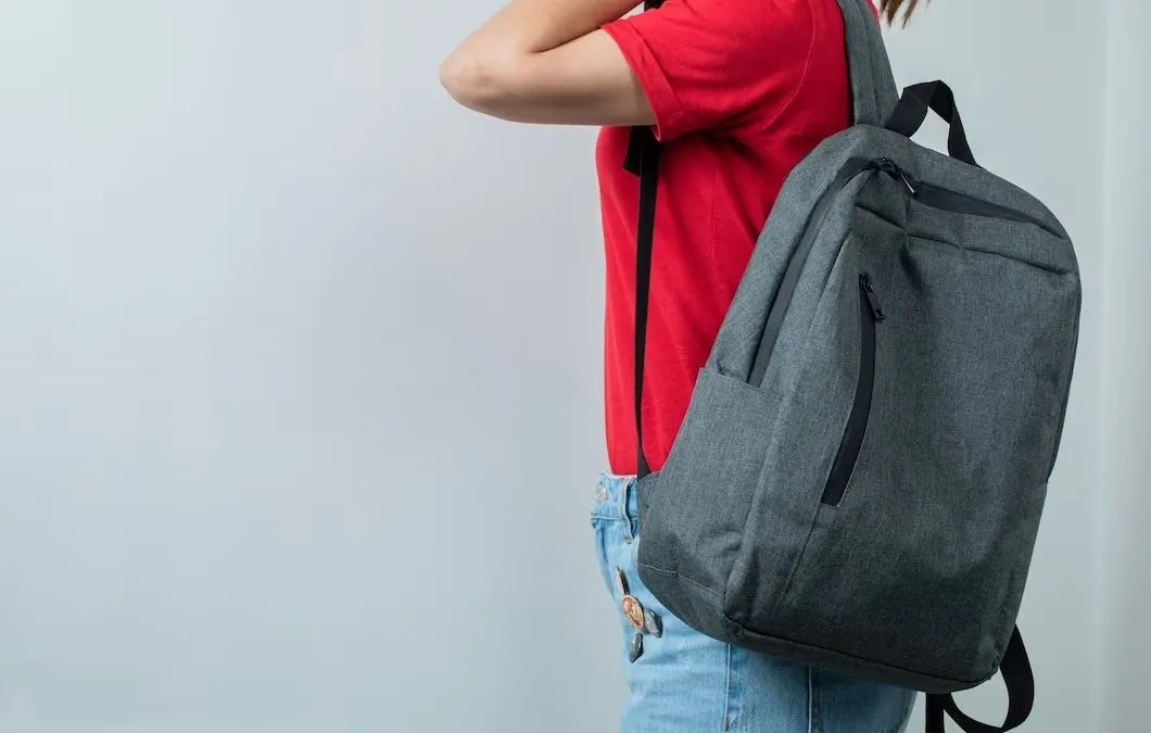 Mengungkap Kepribadian Seseorang dari Gaya Memakai Tas, yang Suka Pakai Tas Ransel Siapa Nih? (Freepik)