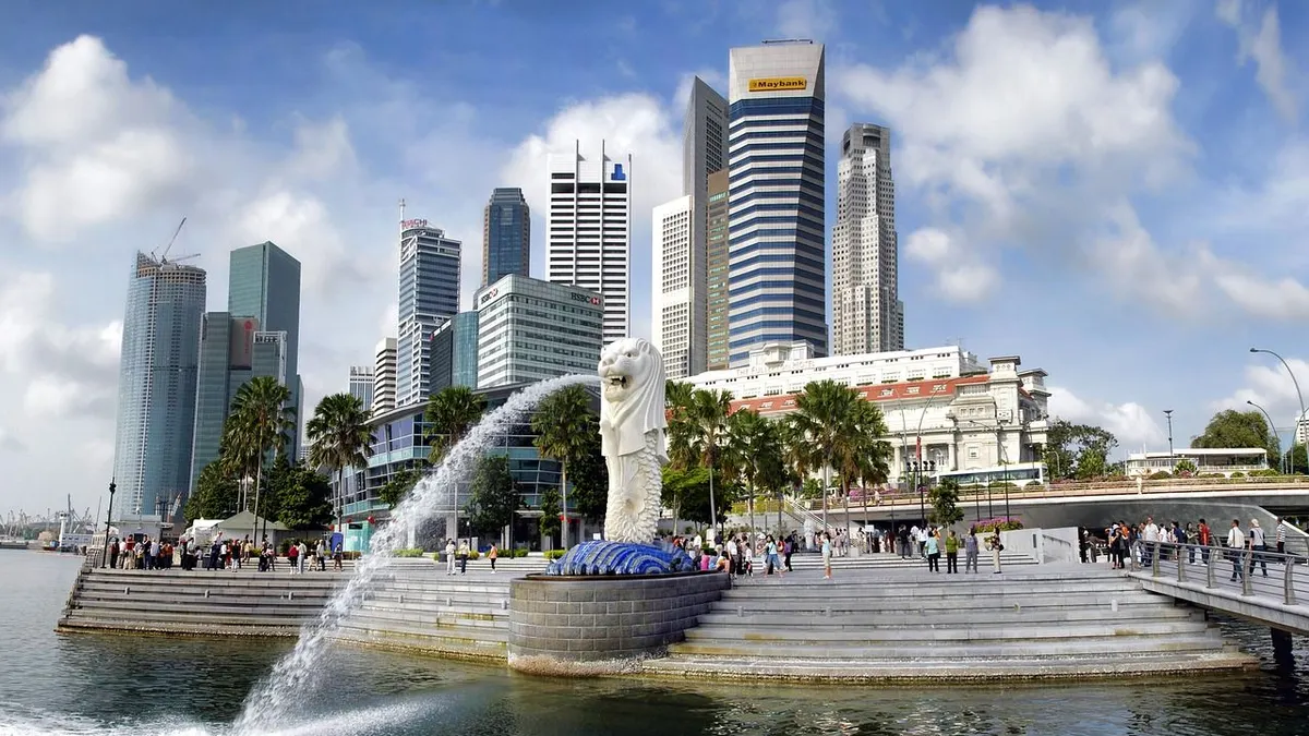 Gak lama kan, cuma 5 menit semua kebutuhan pembayaran kamu di Singapura selesai! Traveling jadi aman dan nyaman pakai BRImo.