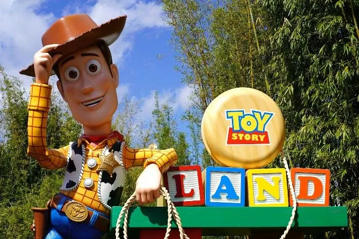 7 Karakter Asli Orang yang Suka Menonton Film Kartun atau Anime, Nggak Suka Dunia Nyata Ya?