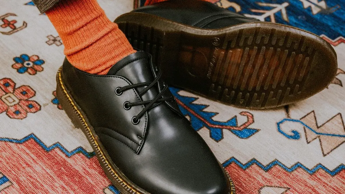 Sepatu Brand Lokal Model Docmart