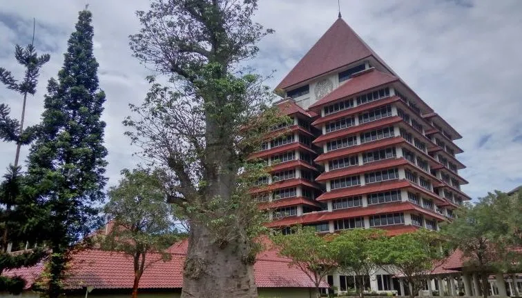 Universitas Indonesia (UI)