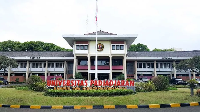 Universitas Padjadjaran (UNPAD).