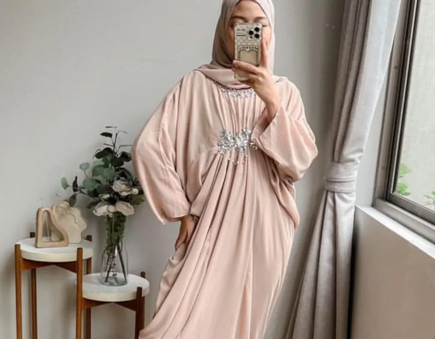 Ilustrasi | Outfit Buat Salat Idul Fitri - Kaftan