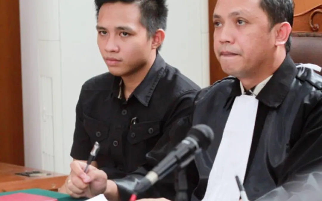 Bharada Richard Eliezer bersama kuasa hukumnya Ronny Talapessy dalam persidangan