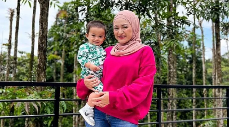 Nathalie Holscher Rayakan Ulang Tahun Pertama Adzam, Wanita Cantik Ini Wakilkan Sule Hadir!