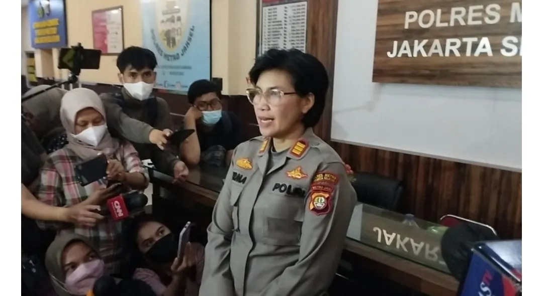 Kasi Humas Polres Metro Jakarta Selatan, AKP Nurma Dewi saat dikonfirmasi soal oknum polisi yang acungkan jari tengah.