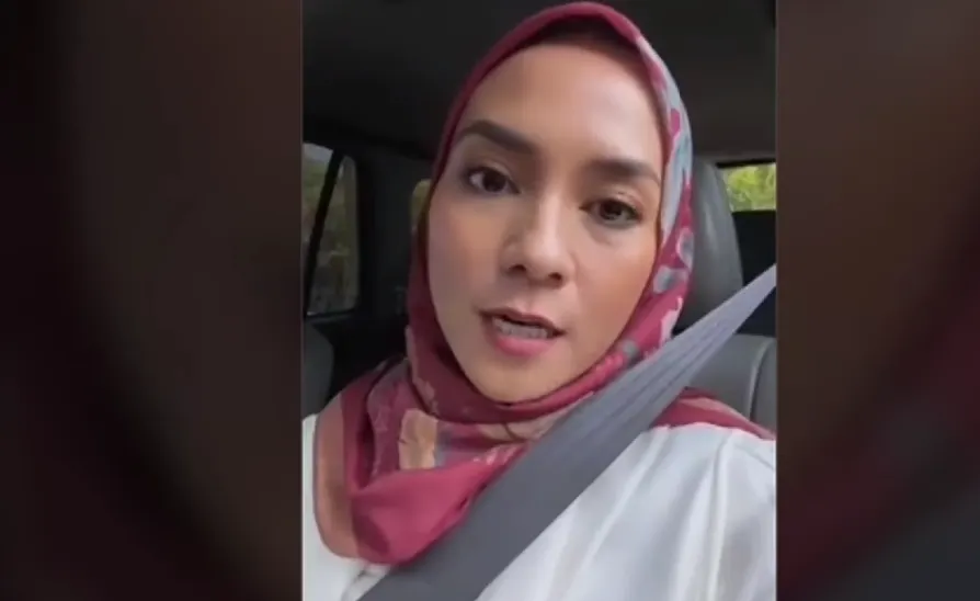 Artis dan mantan penyanyi cilik, Enno Lerian ikut menanggapi momen kurang menyenangkan yang dialami Bunga Zainal.