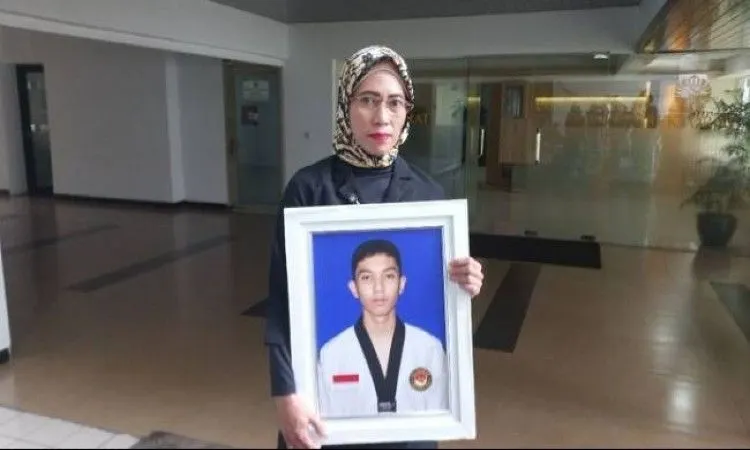 Ibunda Hasya, Mahasiswa UI yang tewas ditabrak pensiunan polisi malah jadi tersangka
