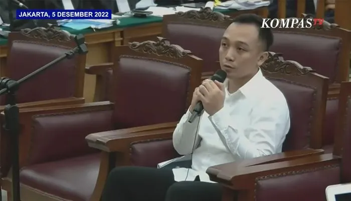 Sosok ‘Tuhan Yesus’ di Grup WA Duren Tiga Dibongkar Ricky Rizal, Ternyata Orang Dekat Ferdy Sambo!