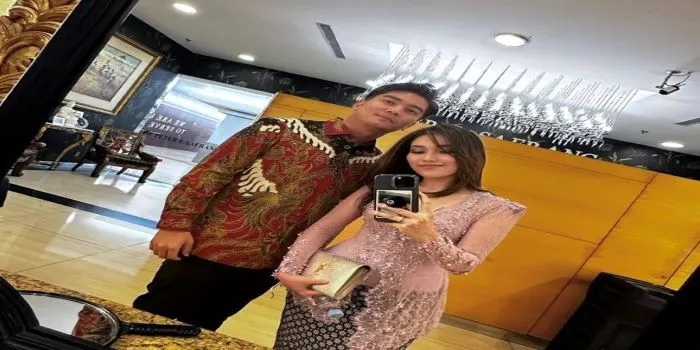 Ayu Ting Ting dan Boy William yang kini semakin menunjukkan kedekatan hubungan