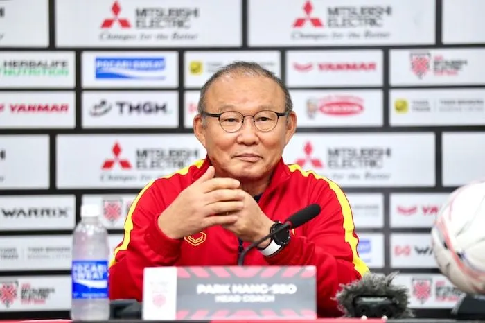 Pelatih Vietnam Park Hang Seo mengkritik pelatih Indonesia Shin Tae Yong yang menyamakan peforma kedua tim. Harus dibuktikan di lapangan, katanya.