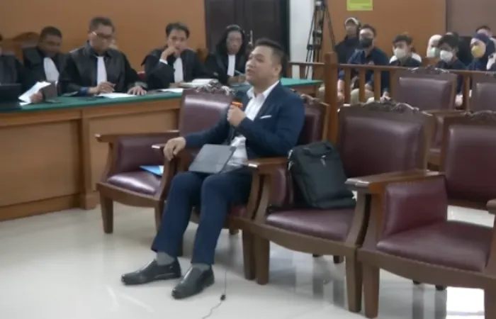 Albert Aries selaku ahli hukum pidana yang pernah menjadi saksi ahli untuk Richard Eliezer memberikan komentarnya terhadap hukuman tuntutan Richard Eliezer.