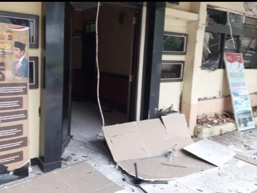 Ledakan Bom di Bandung Akibatkan Kantor Polsek Astana Anyar Rusak