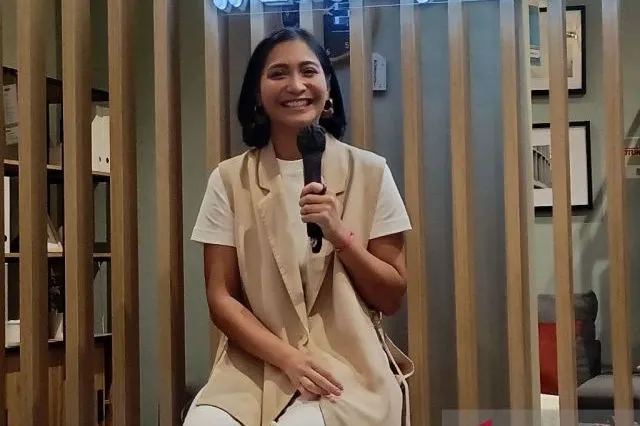   Psikolog Alsi Mega Marsha Tengker yang dikenal dengan nama Caca Tengker saat bertemu media di Jakarta, Selasa (14/3/2023) 