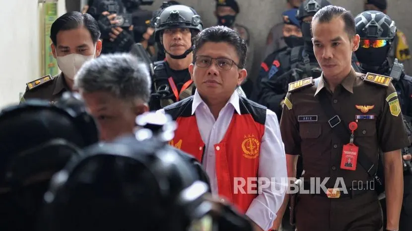 Usai sidang vonis dalam kasus pembunuhan Brigadir J, pihak keluarga korban masih ingin menuntut Ferdy Sambo atas dugaan pencurian.