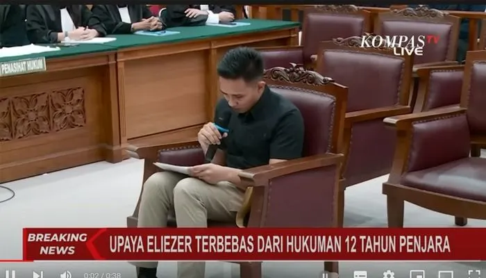 Hakim berjanji akan mempertimbangkan status justice collaborator Bharada E untuk putusan akhir nanti.