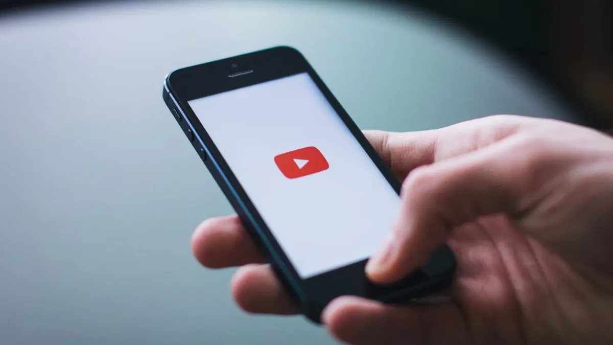 Ilustrasi Video Tak Senonoh Diduga Rezky Aditya Ramai Beredar, Ramalan Hard Gumay Inisial R Benar Terbukti?