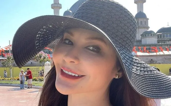 Tamara Bleszynski digugat oleh kakak kandungnya, Ryszard Bleszynski di Pengadilan Negeri Jakarta Selatan.