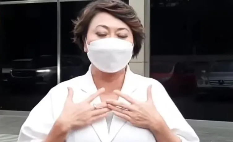 Ayah dari Indy Barends, Hiras Paimatua Sidabutar, dikabarkan meninggal dunia, banjir ucapan dari netizen.