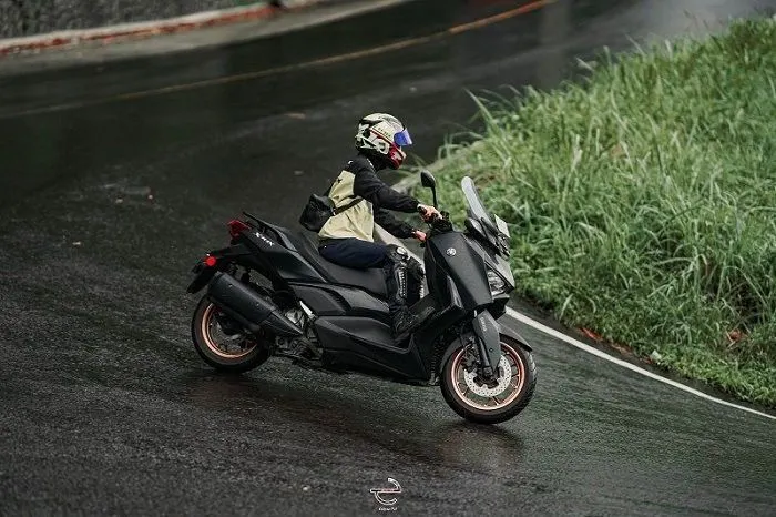 Cara dan Tips Motor Matic Lewati Tanjakan dan Turunan dengan Aman, Pemula Wajib Baca