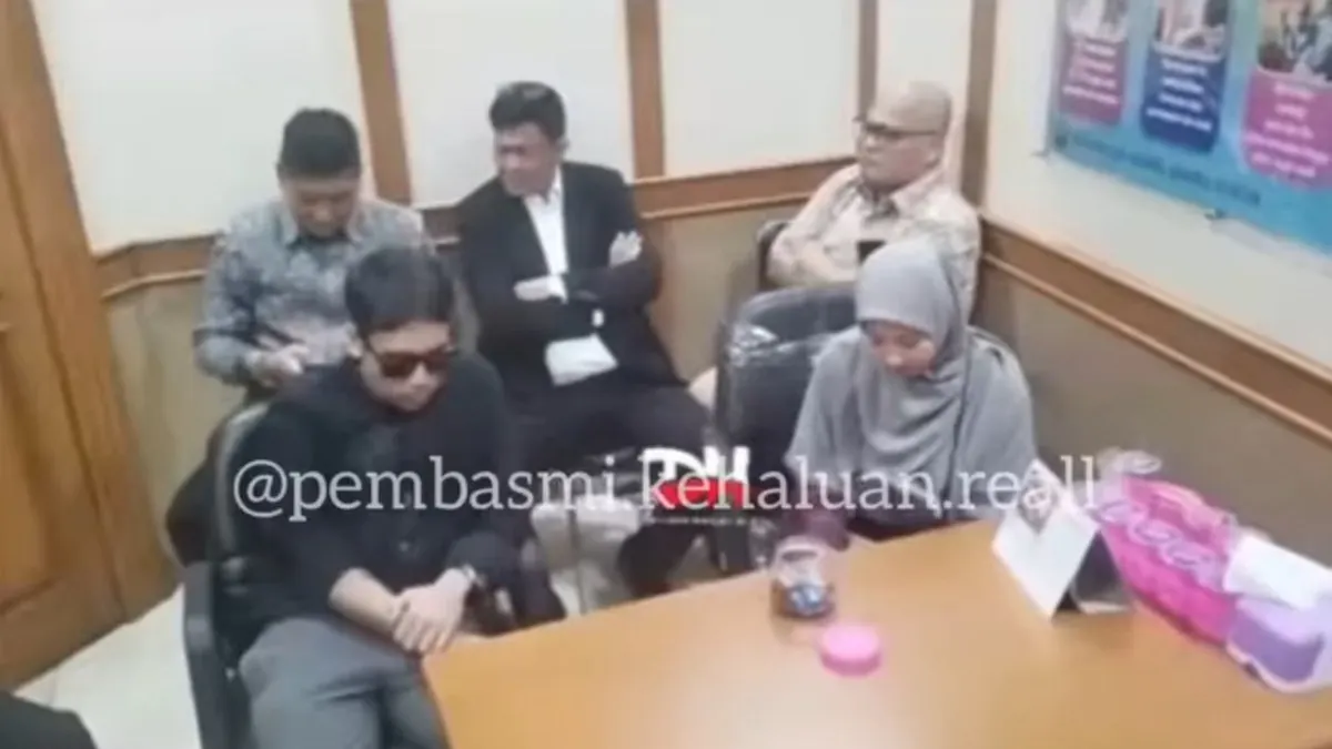 Desta dan Natasha Rizky di Sidang Perdana