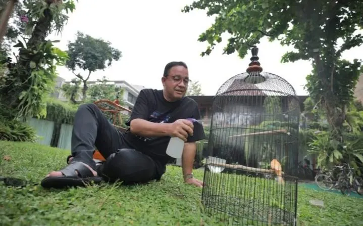 Anies Baswedan pernah melakukan kebijakan kendaraan listrik. Namun, saat ini justru mengkritik pemerintahan Presiden Joko Widodo (Jokowi) mengenai kebijakan tersebut.